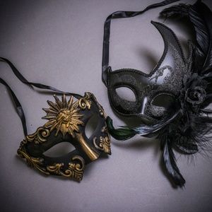 Black Gold Greek Emperor w/ Black Feather Masquerade Couple's Party Face Masks